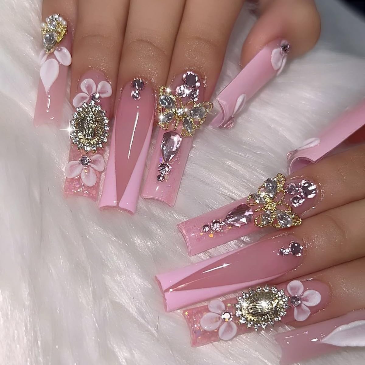 Glam Up Your Look with Our Elegant Silver French Tip Press-On Nails Featuring Heart Design - 24 Pcs of Stunning Rhinestone Full Cover False Nails for Women